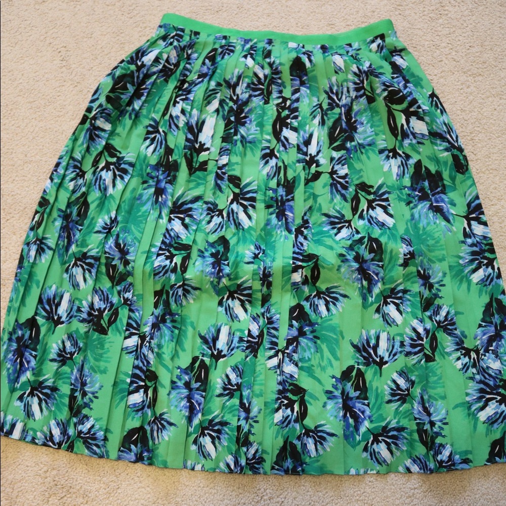 Flowy Pleat Skirt